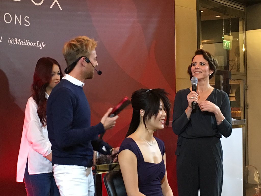 Mailboxlife's tweet photo. Higher heats for tighter curls, lower heat for softer waves - #StylingSecrets with @NickyClarkeUK! https://t.co/kXSnUfpbmh