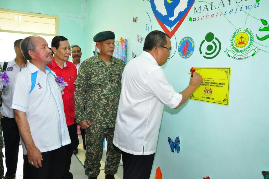 officialbskn's tweet photo. Terima kasih YB @mjoharibaharum sudi hadir Program Khidmat Komuniti #BSKN bersama alumni PKBN Brunei https://t.co/RinHxuNRRm