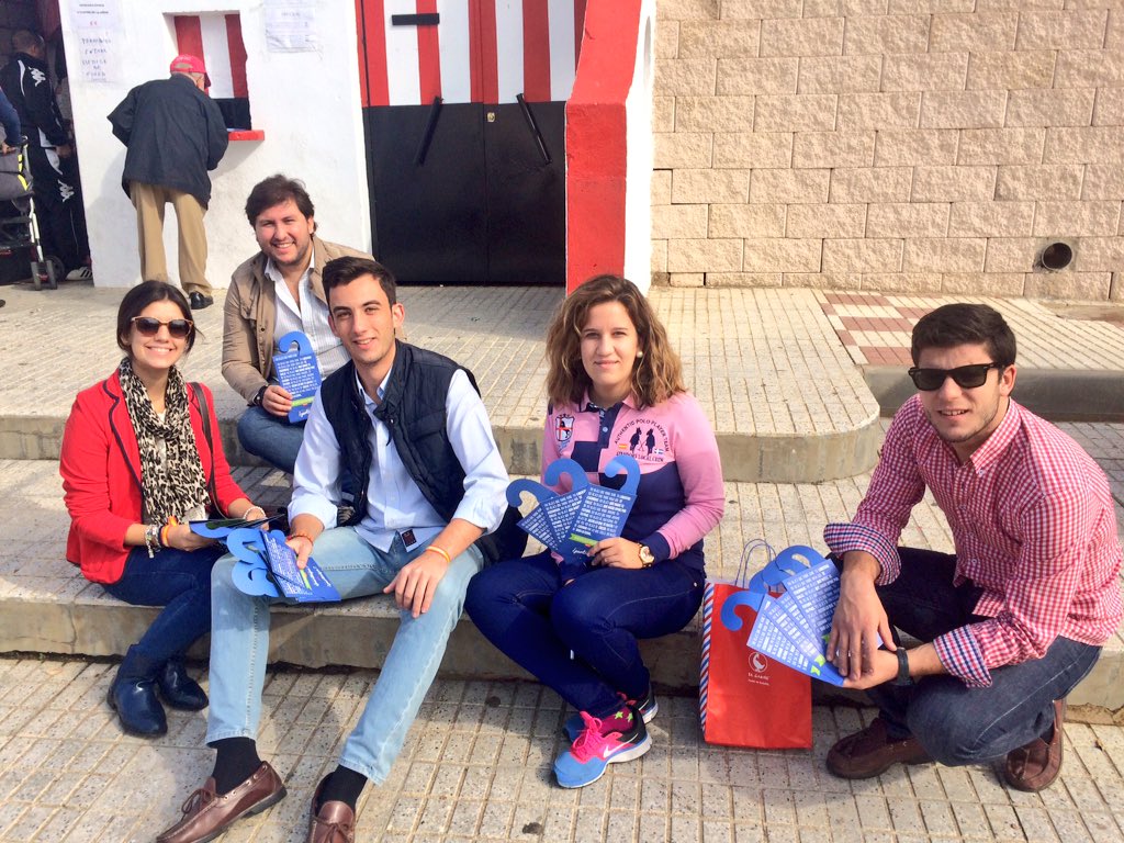 NNGGArroyoSS's tweet photo. Nuevas Generaciones de Arroyo se suma a la campaña de #DamoslacaraXEspana https://t.co/yhL6HIZTW9