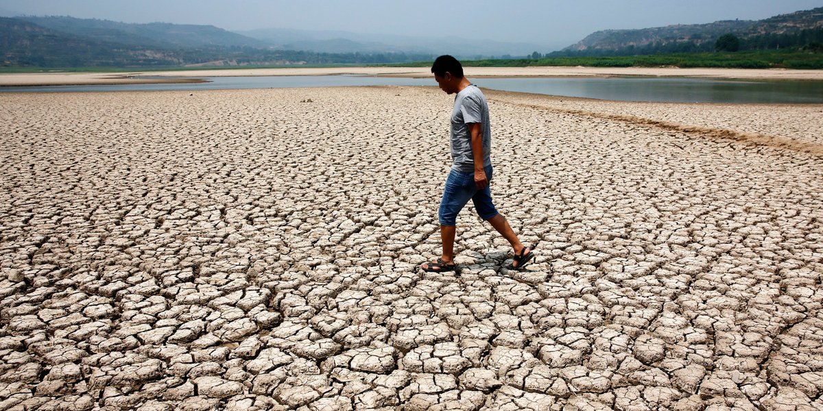 BusinessInsider's tweet photo. If Earth keeps warming this fast, 'it's going to be hard to feed this planet' https://t.co/KTbLq2Ekdt https://t.co/x3ILLx9br5
