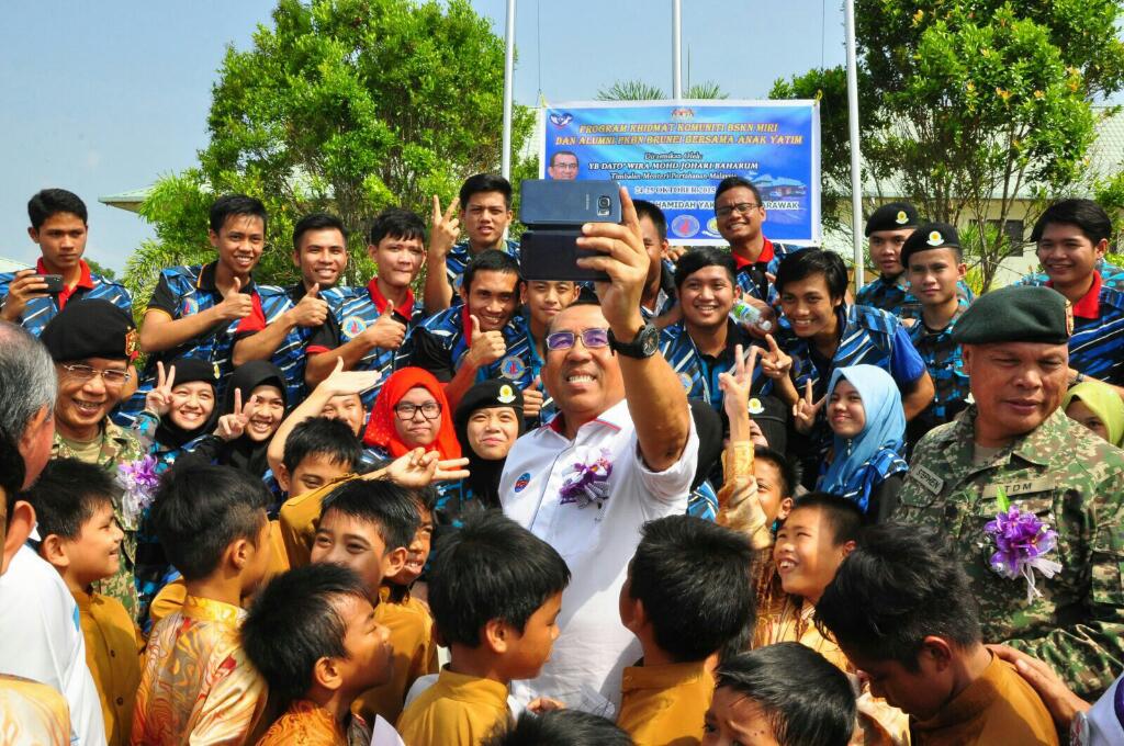 officialbskn's tweet photo. Prg Khdmt Komuniti #BSKN Miri, Sarawak bsama Alumni PKBN Brunei dihadiri YB @mjoharibaharum , @kp_jlkn , @MZul2677 https://t.co/SDM6Y6uB07