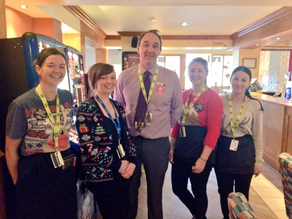 beccacurry's tweet photo. Rocking our Christmas jumpers @ the halfway!! @timbobarton @LouiseHolder12 @kimblee1990 @newey33 @julia1wiliams https://t.co/D2u73xEM5C