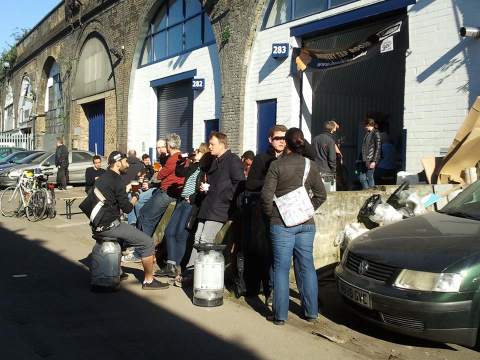 Clarkshaws's tweet photo. Sunny day! Come for a #beer @BeerHiveLDN #Brixton from 2.30. @LondonPopups @TweetsDulwich @LJAGgers1 @brixtonbuzz https://t.co/09C2T8ltqF