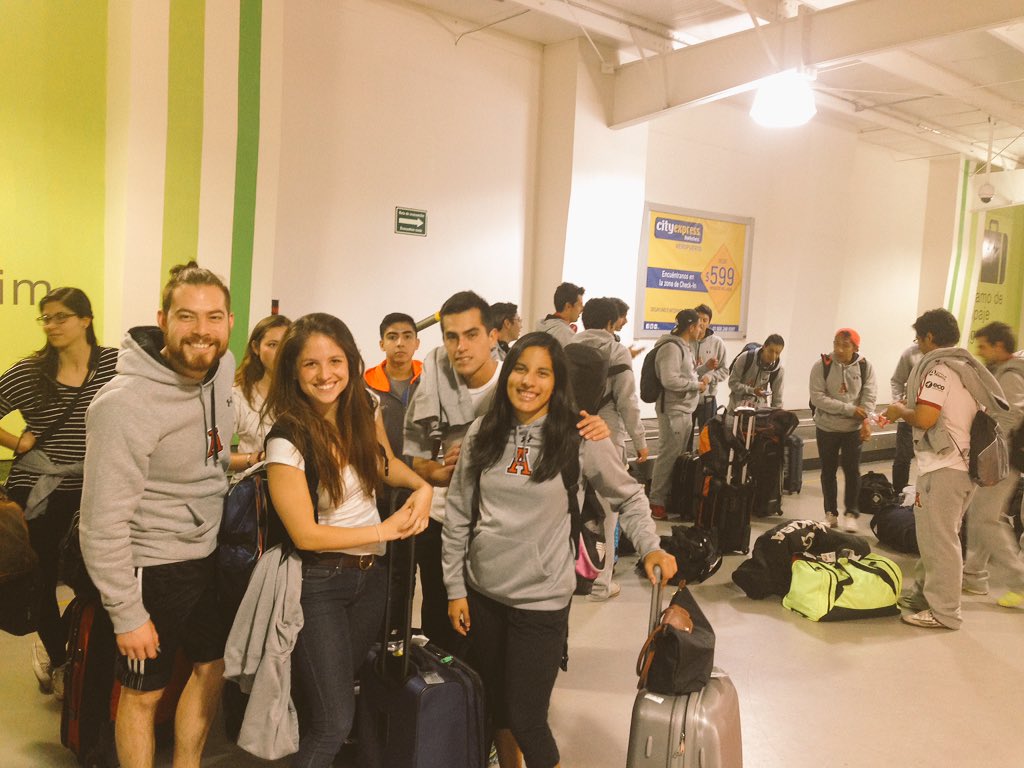 luishd92's tweet photo. Llegando a tierras regias #equipo #leones #rawr @pau_lascurain @estebanbgz @MarsBeltran https://t.co/5fsG3em4rv