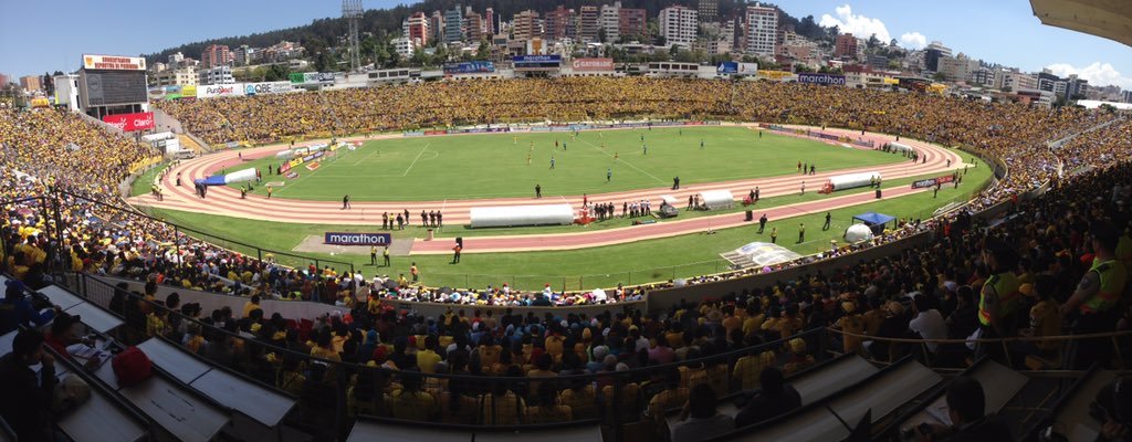 LuigiMB's tweet photo. Hoy #QuitoesAmarillo ! #vamosidolo #BSC 12h00 vs #DQU https://t.co/GXPDC7T4dp