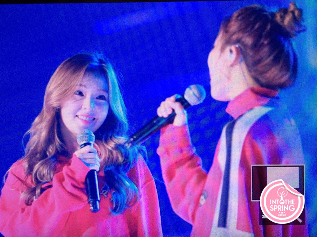 itspring_0329's tweet photo. 151025 롯데패밀리콘서트 #레드벨벳 #덤덤 #아이린 preview 2 #DUMBDUMB 👭😘 https://t.co/8u3NFwZapV