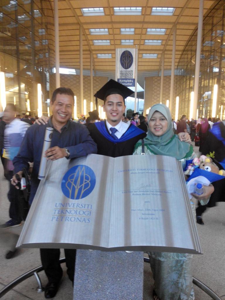 AlfianUmar's tweet photo. Alhamdulillah.. Thank you Allah for this blessing. #UTPCONVO15 #UTPCONVOFEST2015 https://t.co/2Ak1ANGjkY