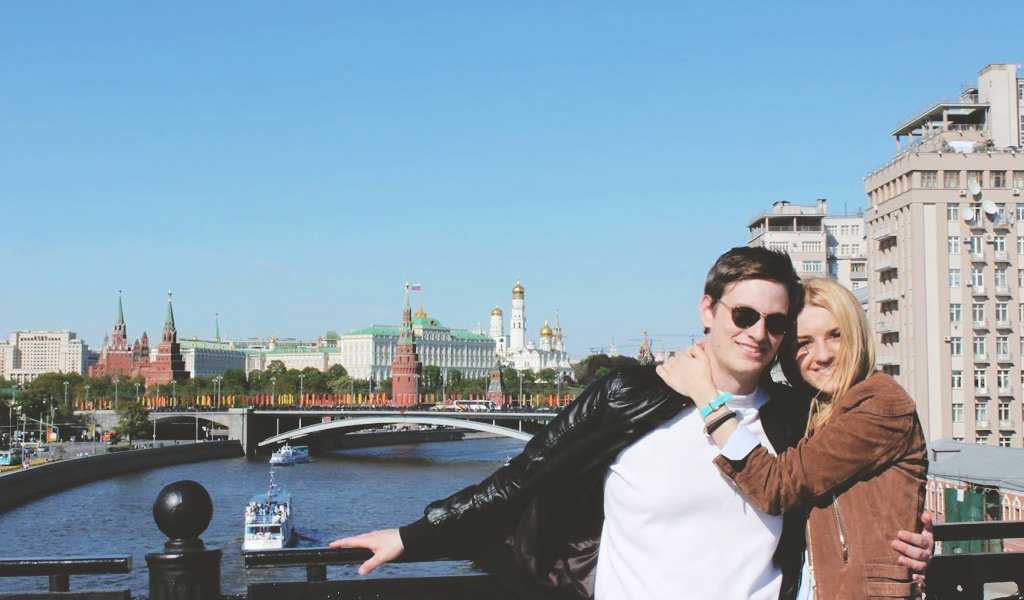 EGTheSeries's tweet photo. How to survive the #yearabroad in a long distance relationship? Here's some tips! https://t.co/i9WRED2OXa #Erasmus https://t.co/g5ZNEyAT6x