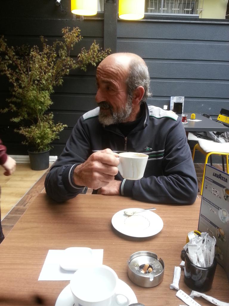 celildemir54's tweet photo. Çiflik simit street de kahve keyfi https://t.co/gawynXkNSo