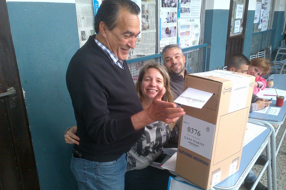 dosurbanos's tweet photo. Voto @DrHectorLanza : " Con la alegría de estar viviendo una nueva jornada democratica" - https://t.co/nQ3O5NtZfr https://t.co/jDRzNigyB7