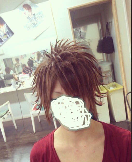 D セット紹介 W 今日はイベントでひと昔前のホストの髪型を作りましたw ナチュラルスタイルがブームな今久々4 5年前に流行ったスジ盛りを作ったけどまだできましたww モデルは虹くん セット師らしい仕事したわ わら T Co Iv63tocyp1