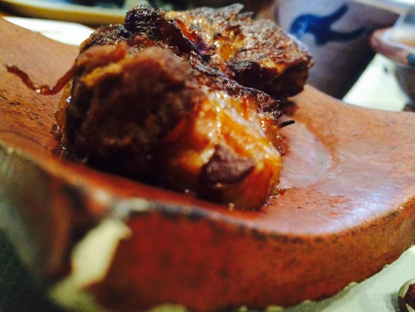 iikoeeee's tweet photo. いしぐふー 港町店
あぶりソーキそばは肉がジューシーで薬味のワサビとかが効いてて絶妙でした 特製たまごかけご飯にスープをかけると、これがまた絶品なのでした( ´Д`)✨ サービスしてくれたジューシーも美味しかった( ´Д`)✨ https://t.co/uwhje5Ewnb