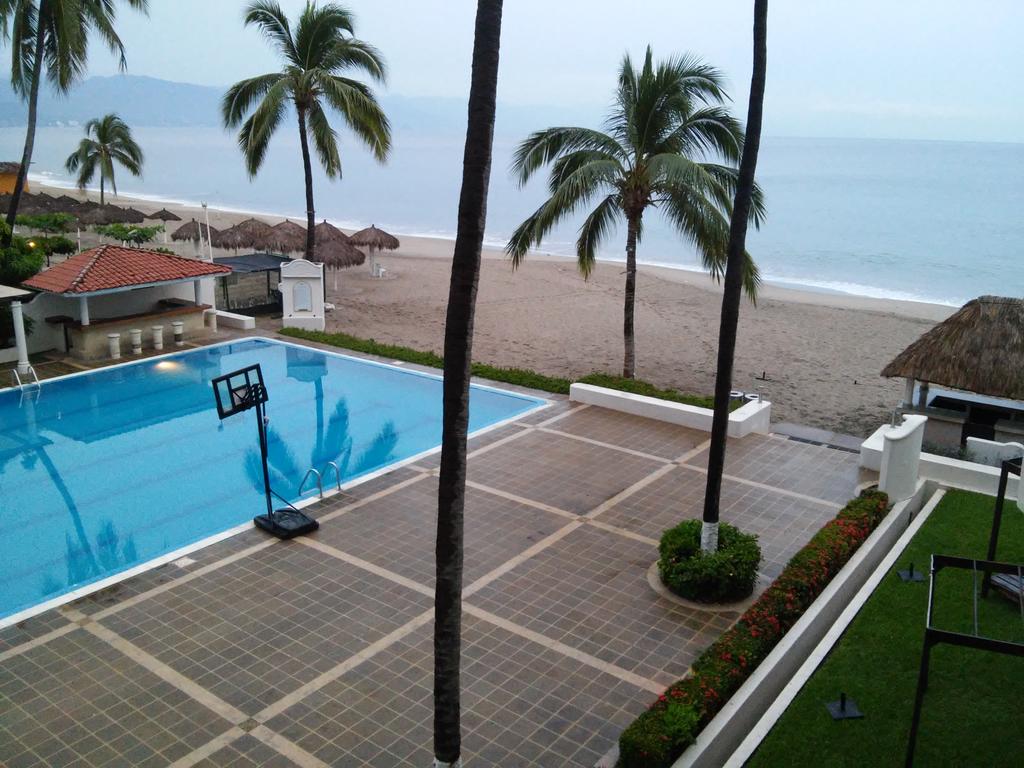 puerto vallarta previo a la llegada del huracan patricia