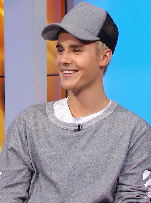 BIEBERSBABYGlRL's tweet photo. beauty #EMABiggestFansJustinBieber https://t.co/DAdALOVMIP