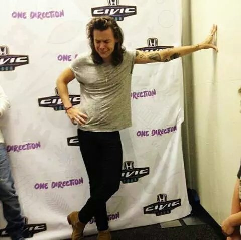 Rodriguesz1D's tweet photo. Quando eu ouço a voz dele nas músicas :

 #7MonthsWithoutZayn https://t.co/OOk4DGCzvi