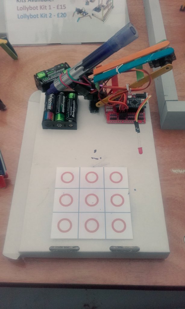 SeanMElliott's tweet photo. This little homemade robot beat me at Naughts and Crosses. Then did a smug dance about it. #robotuprising #DMMF15 https://t.co/eolj5KZTAw