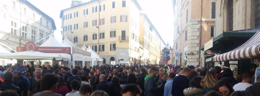 Vadodifritto's tweet photo. Corso Vaglioni #mustachoc https://t.co/sZfoBxhI4n
