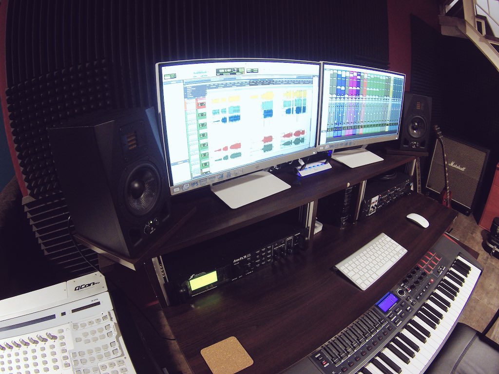 RandomWavesRecs's tweet photo. Terminamos la semana con el estudio montado ¡Ya estamos listos! https://t.co/gzb6XYtbL6