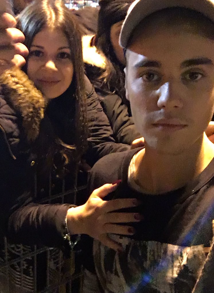 BiiebzShawty's tweet photo. @justinbieber have fun ! And thank you for yesterday !! #PreOderPURPOSE #EMABiggestFansJustinBieber β€οΈ https://t.co/ojpL7xKZJQ