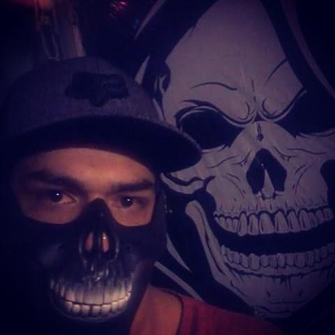 freddylocs's tweet photo. El Flako Y La Muerte https://t.co/WRrENBuK3p
