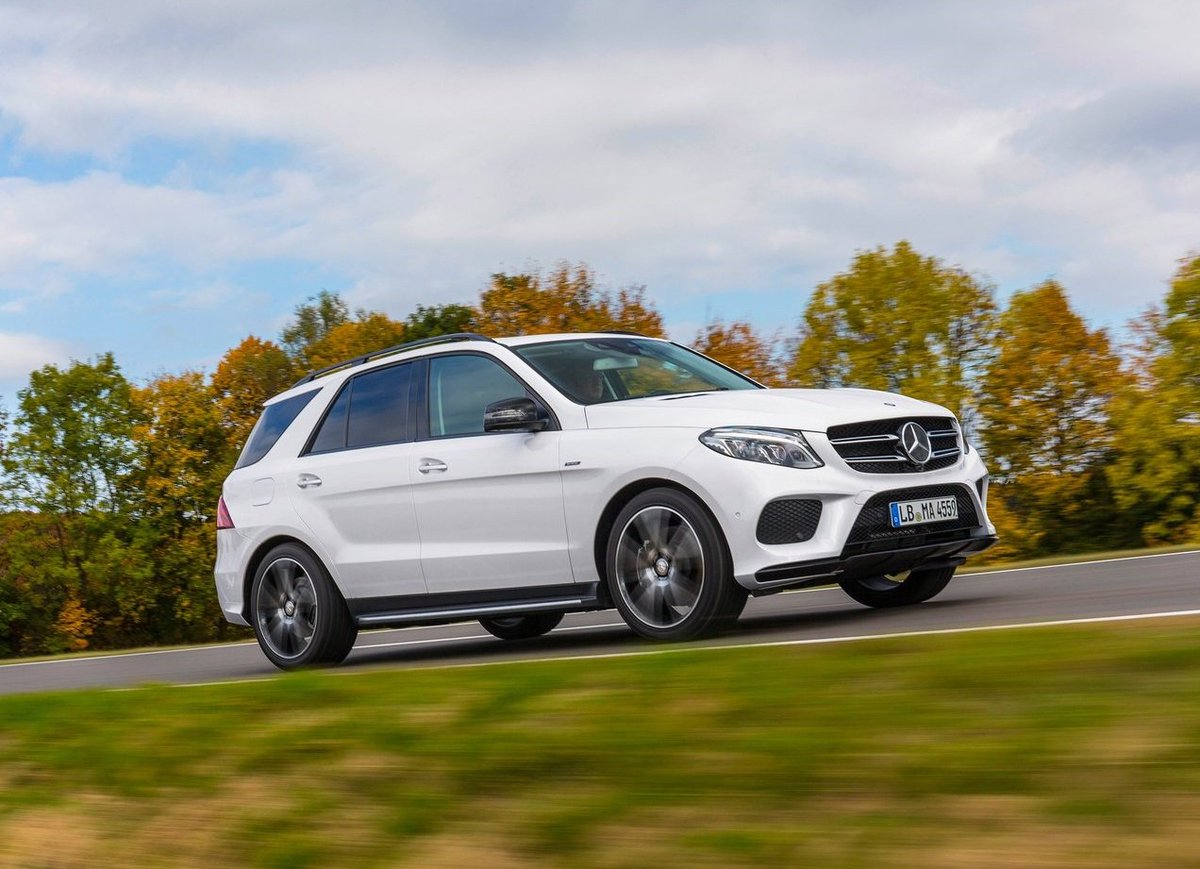 MercedesBenzKSA's tweet photo. مرسيدس-بنز الفئة جي ال اي الجديدة,الأداء والش��ل المثالي
Mercedes-Benz the new #GLE_class ,performance and perfection https://t.co/WEYh6XAb5n