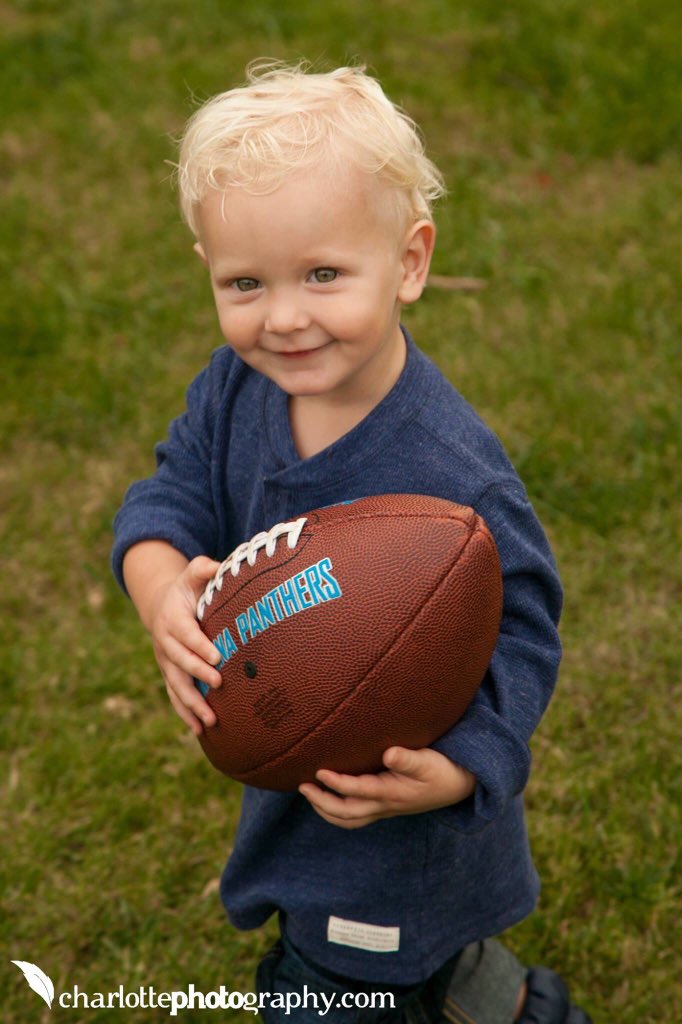 Yeakley's tweet photo. Ready for game day. Keep Pounding!!!  Eagles will be grounded today.  @Panthers https://t.co/9z3tBZYh93