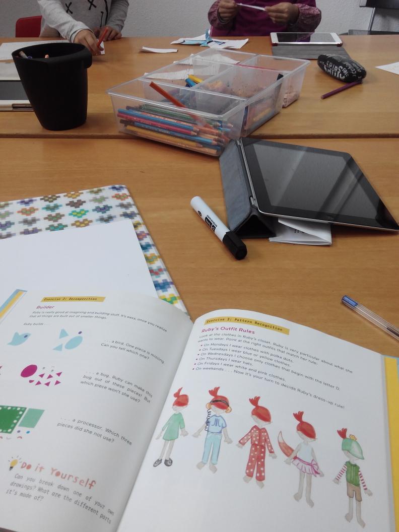CoderDojoMad's tweet image. Hoy hemos estrenado una sección junior en compañía de @hellorubyworld y @ScratchJr 👏 👏 👏 👏 👏