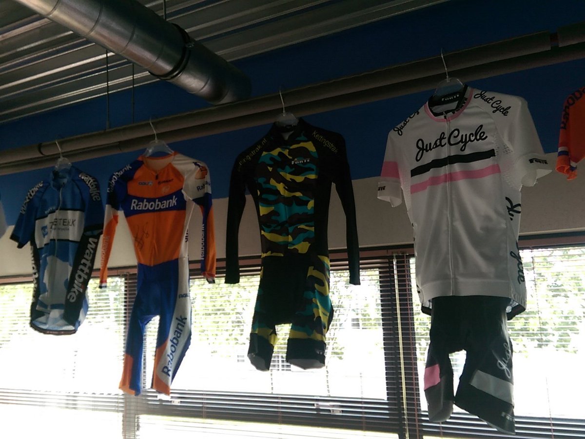 Kettingstrak's tweet photo. Het begin is er!!!. Over een maand gaat ons #bikefitcentre #roelofarendsveen open. https://t.co/3DP6St8kru