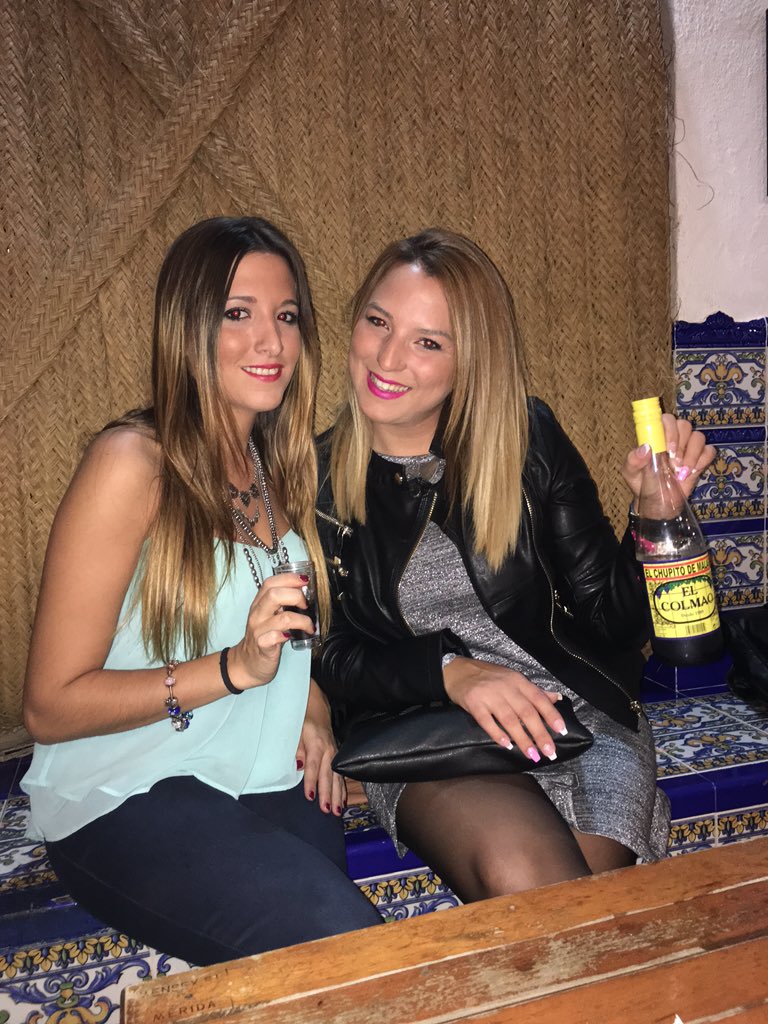lorena_lewis's tweet photo. @AlmuO @perezmaartin @TereHena  #sábado #colmao #ONLYGIRLS ❤️ https://t.co/gLA9jw0kWA