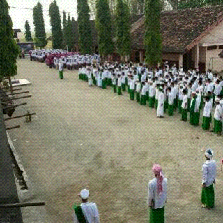 MyName_ipEh's tweet photo. @ninikwafiroh 
ApeL "Dari santri untuk Negeri"
 #HariSantri22Oktober 
 #LombaFotoHariSantri https://t.co/CdeeknyV2G