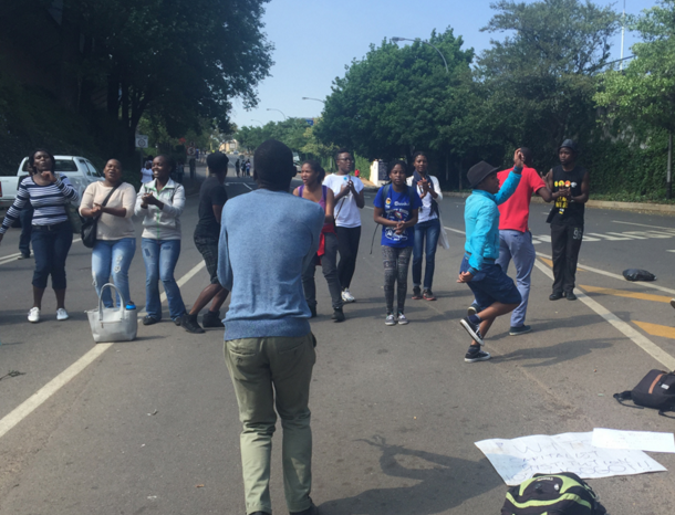 cgtnafrica's tweet photo. Calm returns to University campuses across #South_Africa
#FeesMustFall
#WitsFeeMustFall
https://t.co/KfGN8xhj6n https://t.co/jmefHIKMVq