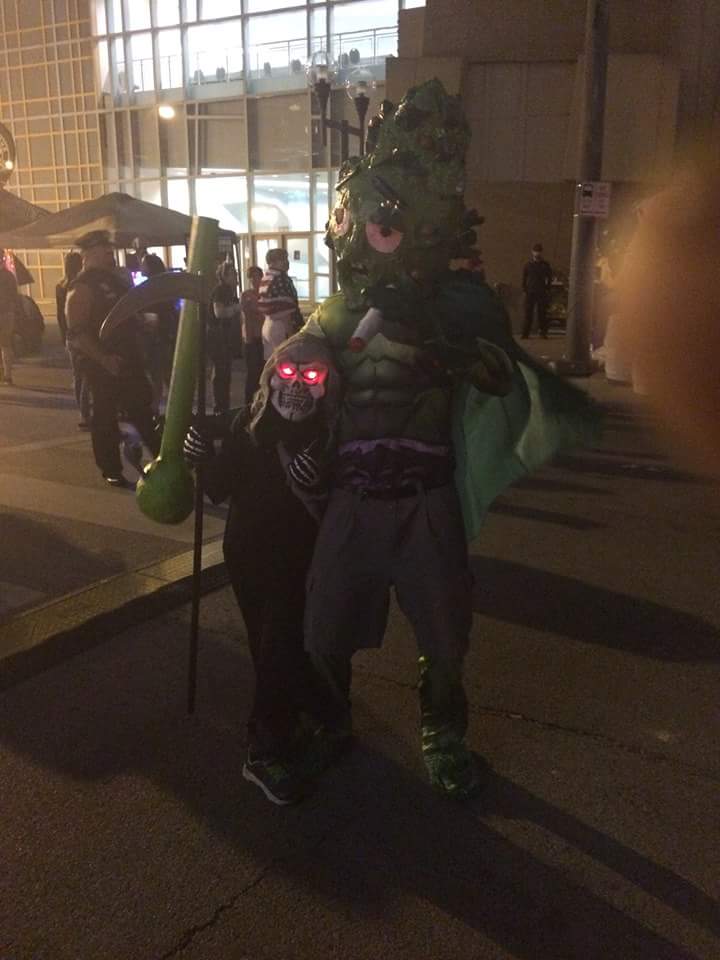 Responsib1eOH's tweet photo. Of course, @SuperNuggie4OH got high with the #kids at @HighBallCbus! @YesOn3Ohio loves the underage Tage audience! https://t.co/SElpVcDOku