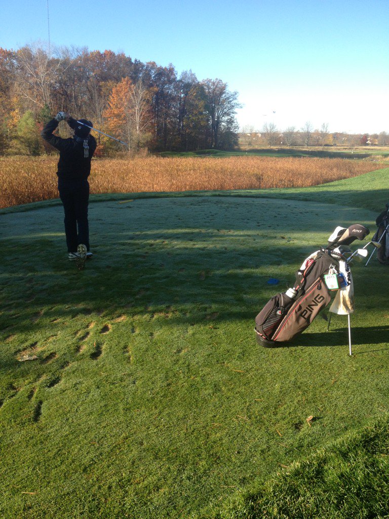clubgolfmich's tweet photo. Getting started on day two, @Manak_Singh32 stuffs it to three feet #goBlueGoLow https://t.co/NZii02h8kJ