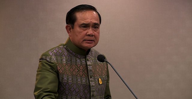 VoiceTVOfficial's tweet photo. #Politicallens รัฐไทย กับอัยการศึกในโลกไซเบอร์ ? https://t.co/kbVa4pyNaP https://t.co/subn7eICbA