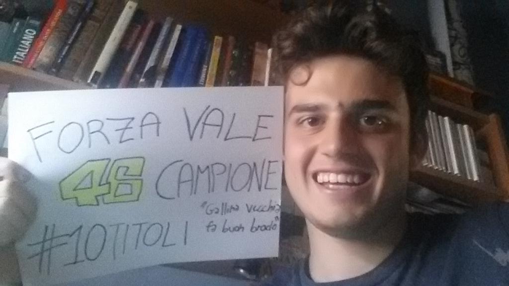 Brio23's tweet photo. @ValeYellow46 Mai mollare !!!!!! "Gallina vecchia fa buon brodo" #Sempre46 #ForzaVale #Support46 https://t.co/L6YzB6VL97