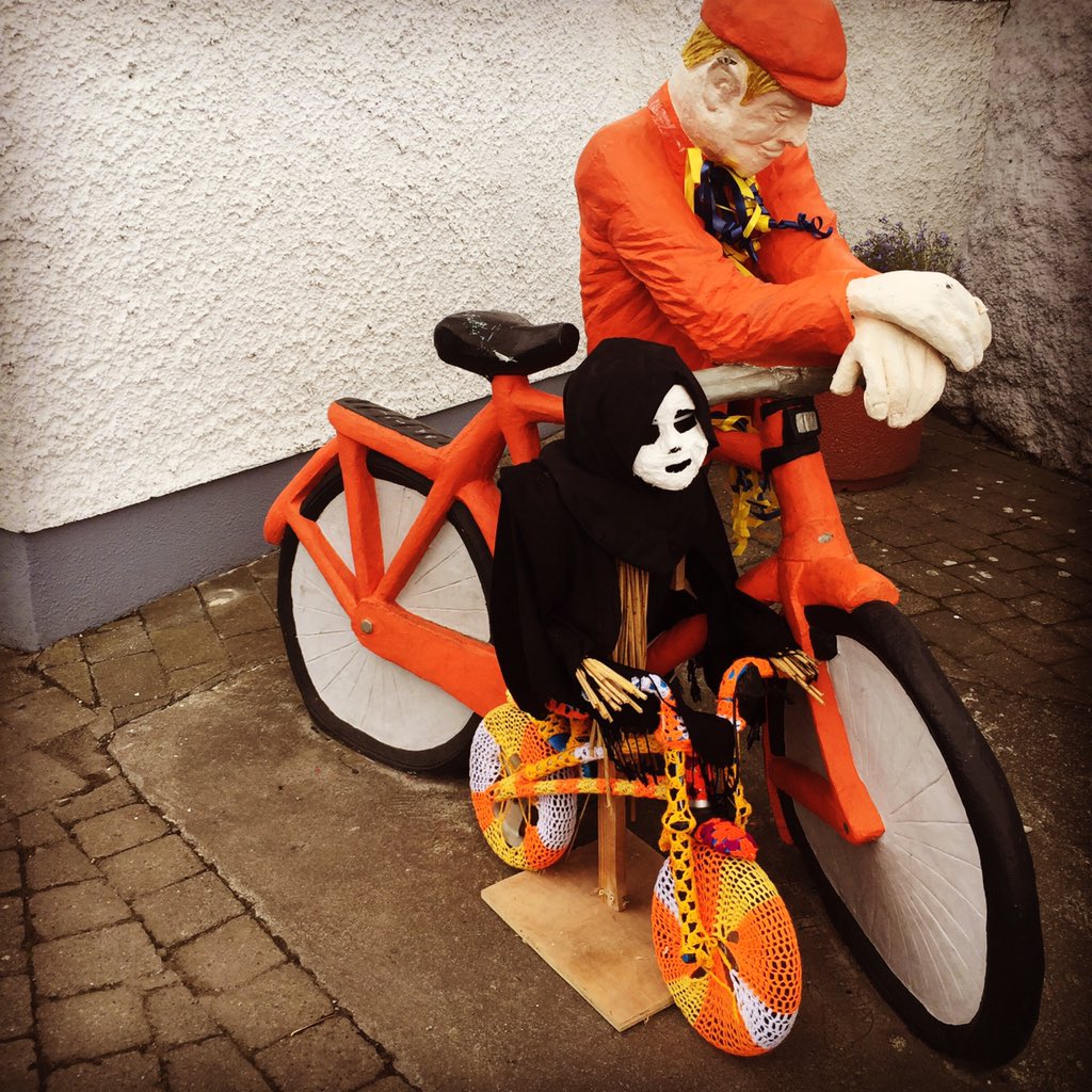 easkeyscarecrow's tweet photo. Easkey Scarecrow Festival. October 23-November 2. Easkey Co Sligo https://t.co/emDpFhtk1l