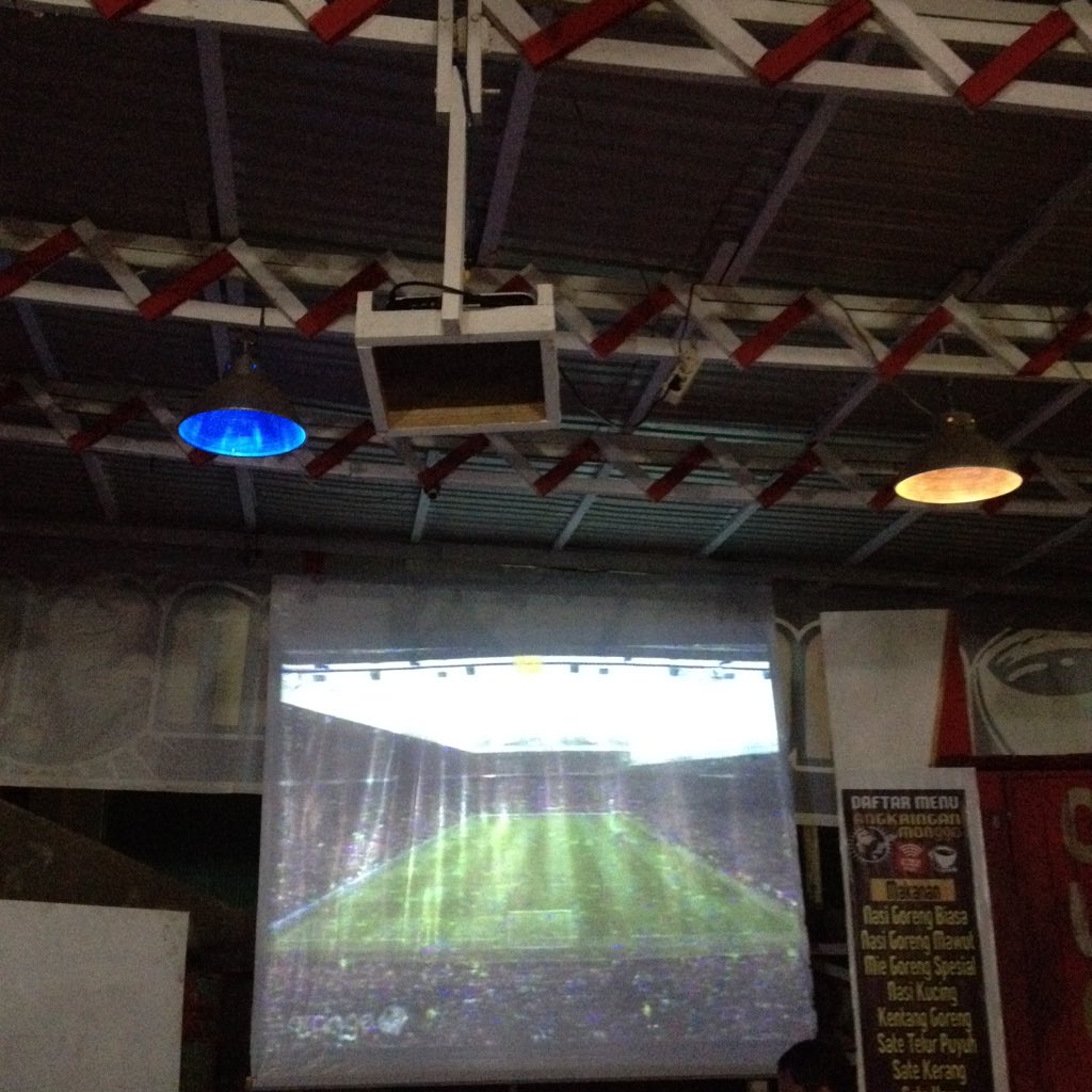 Manchester is red blue is pilem #GGMU