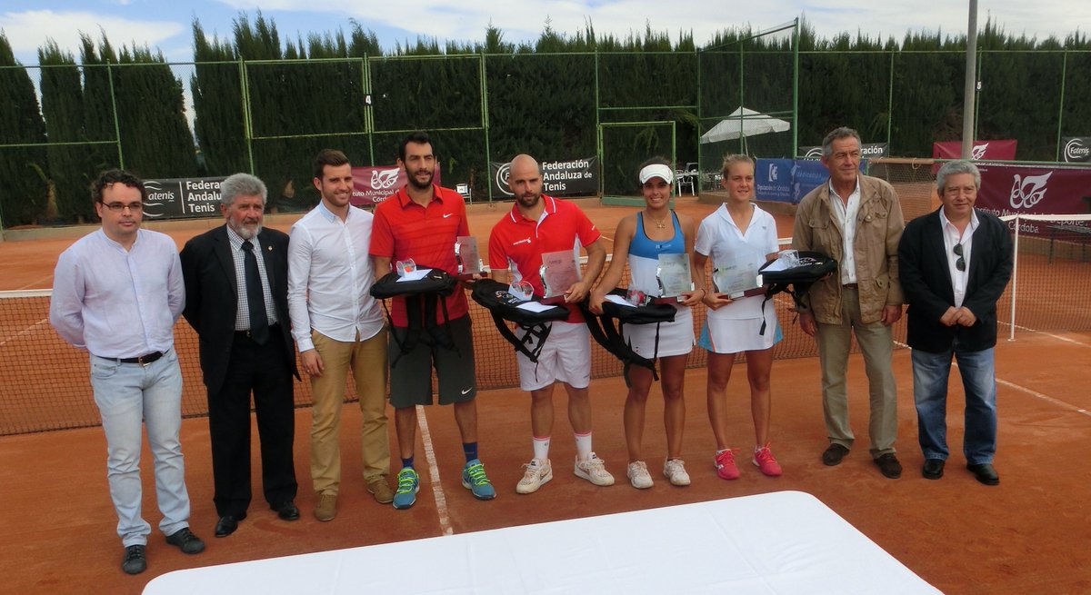 Felicidades organización <a href="/fattenis/">#TenisAndalucía</a> RAeroClub y a J.Fernandez <a href="/CharitoCape/">Charo Cañero</a> <a href="/mjluque6/">María José Luque</a> en Cpto Abs Andaluz Tenis 2015