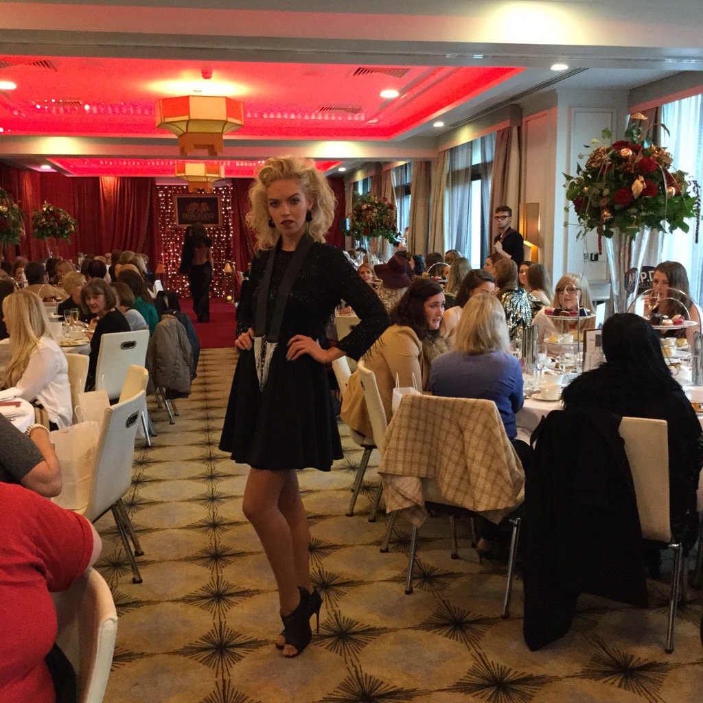 MerchantHotel's tweet photo. Fur, leather and daring reds are the order of the day at our #FabulousFashionTeas with #ChloeDougan &amp; #APDJewellery https://t.co/vpOyqNICVp