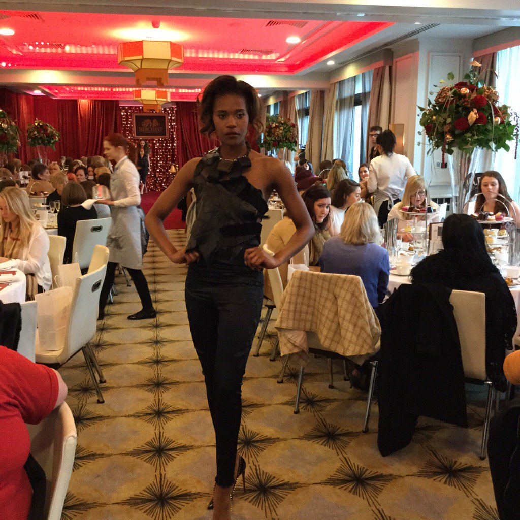MerchantHotel's tweet photo. Fur, leather and daring reds are the order of the day at our #FabulousFashionTeas with #ChloeDougan &amp; #APDJewellery https://t.co/vpOyqNICVp