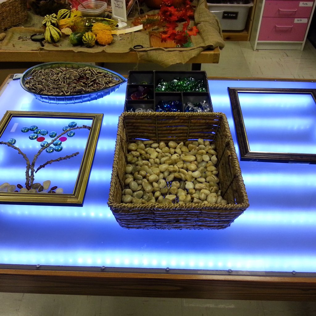 MenisaEpsb's tweet photo. Our kinders are enjoying the new light table made by Mrs. M's dad. Thanks to Papa Bruce. #creativityinabundance https://t.co/cjRNXIHOa4