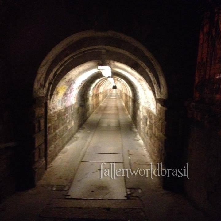 dailyharrisonbr's tweet photo. Fotos do set de "Fallen" via @FallenWorldBR. #HarrisonGilbertson #FallenCast #FallenMovie #LaurenKate #CameronBriel https://t.co/sNrSNDcdTi