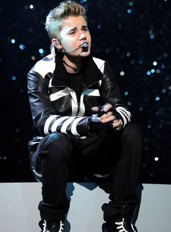 Throwback to the 2011 #MTVEMA