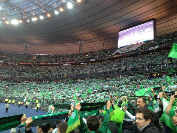 StadeFrance's tweet photo. Coup de cœur pour cette photo des supporters des Verts lors de la finale de la #CDL2013 par @Krisasse #ASSESRFC https://t.co/BrM9d7n1oO