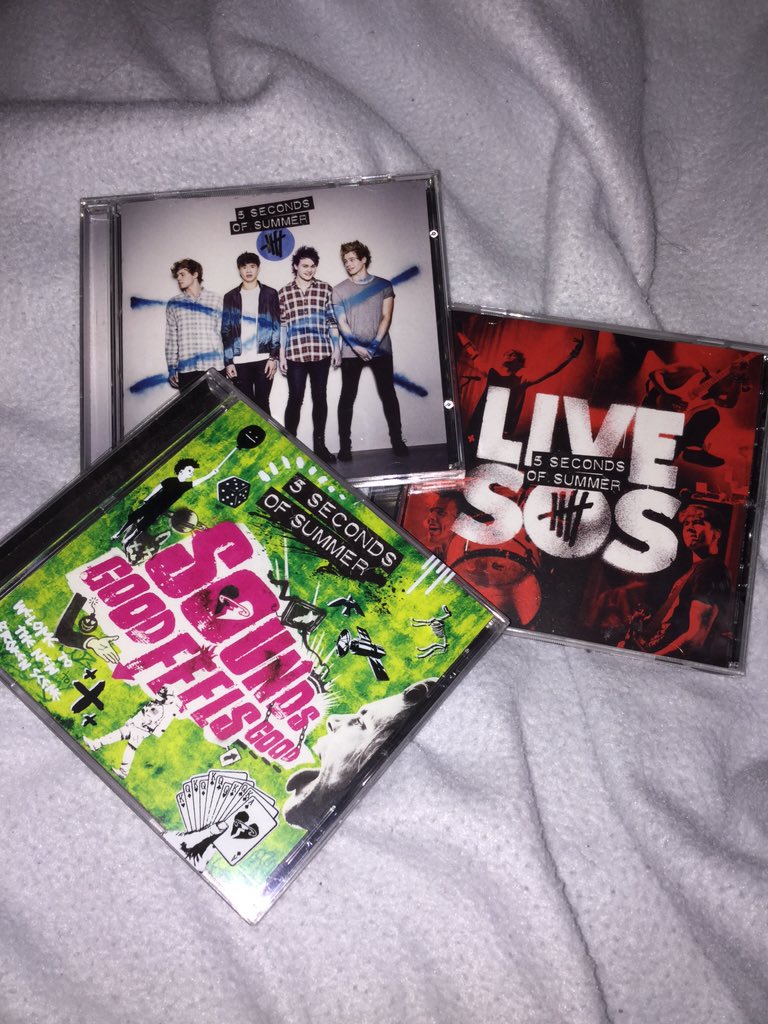 Officialzackary's tweet image. What a collection of @5SOS albums! #SoundsGoodFeelsFood #livesos