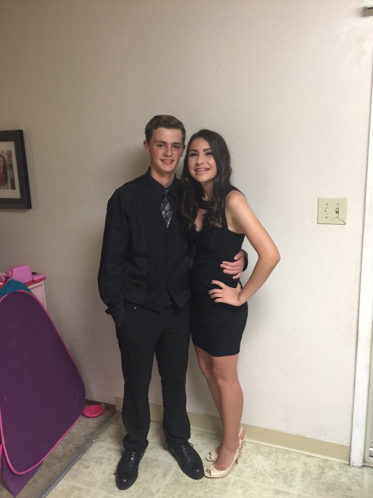 haley_loovee's tweet photo. A week to remember for sureππ #cvgetsanimated #cvhshomecoming2015 https://t.co/BimmiWRNtb