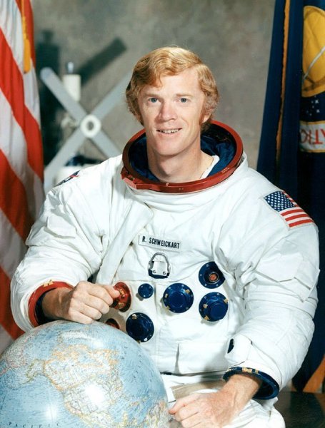 Happy birthday to former  Rusty Schweickart who is 80 years old today! 