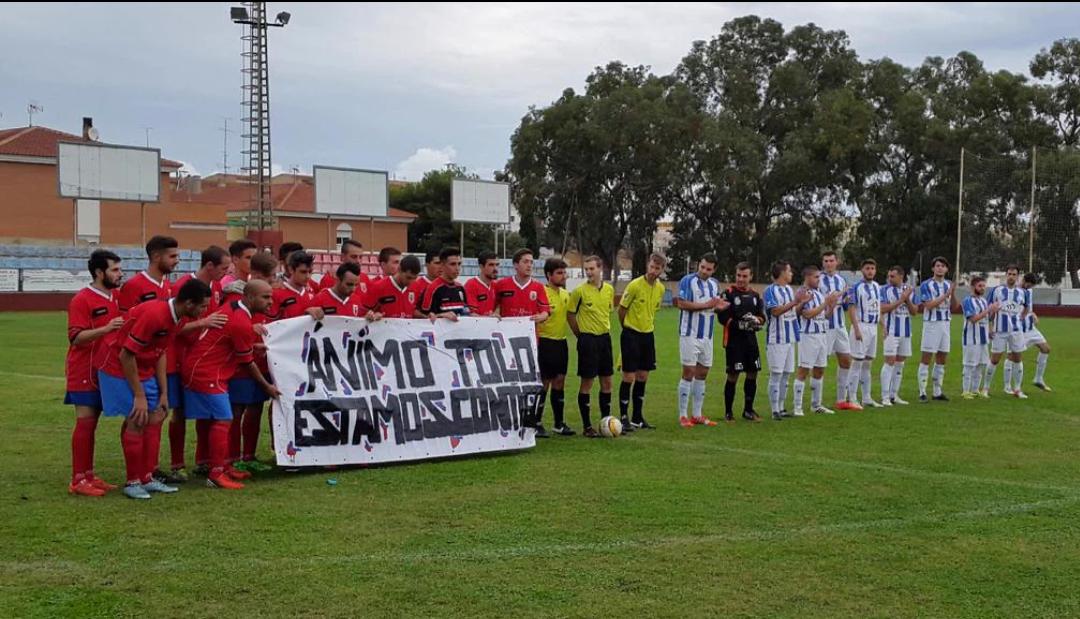 MazarronFC's tweet photo. Nuestros jugadores han querido mandar un mensaje de apoyo a nuestro ex Jugador "Tolo" #AnimoTolo  @treceraG13 https://t.co/7tooRAqdgo