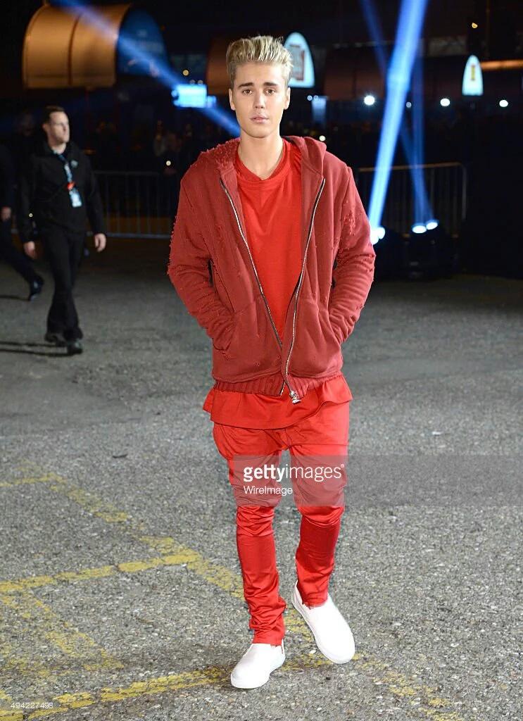 cathfeeling's tweet photo. MEU DEUS TENHA MISERICORDIA DA MINHA VIDA WatchBieberBackOnEMAs #EMABiggestFansJustinBieber https://t.co/8URfeOIIFH
