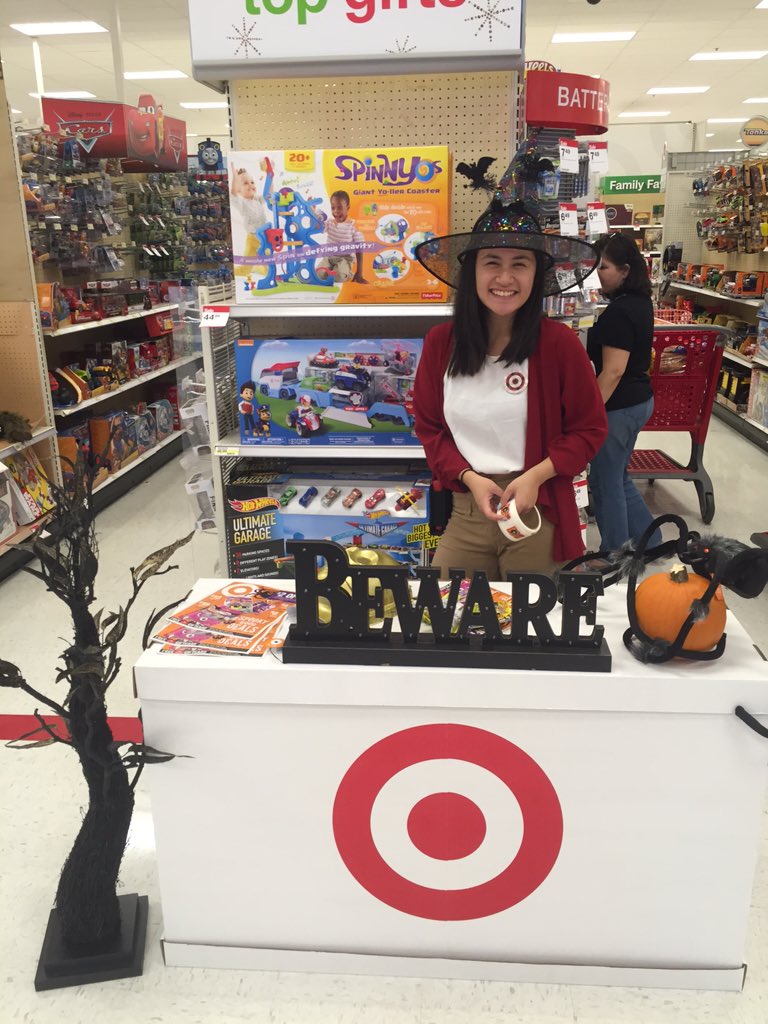MegAnderson2151's tweet photo. #Spooktacular #WemakeTarget #Halloween #Legacylegends https://t.co/hnyU45rIEE